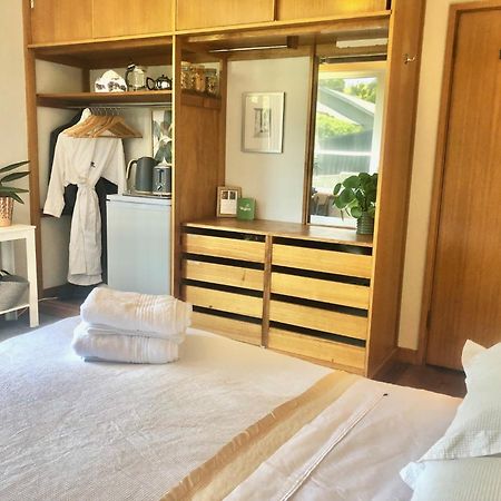 Lovely Budget Vegan Homestay ロンセストン エクステリア 写真