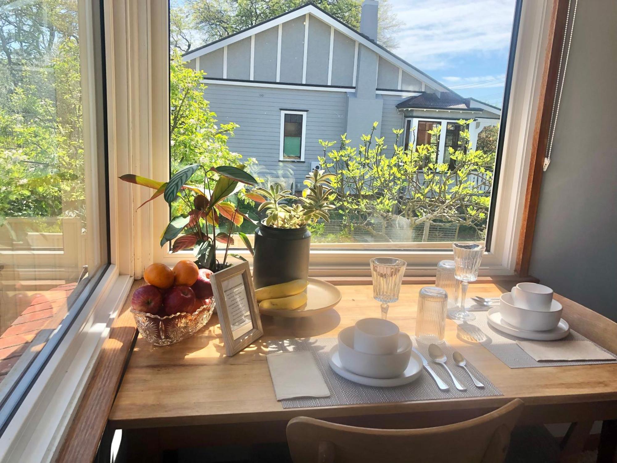 Lovely Budget Vegan Homestay ロンセストン エクステリア 写真